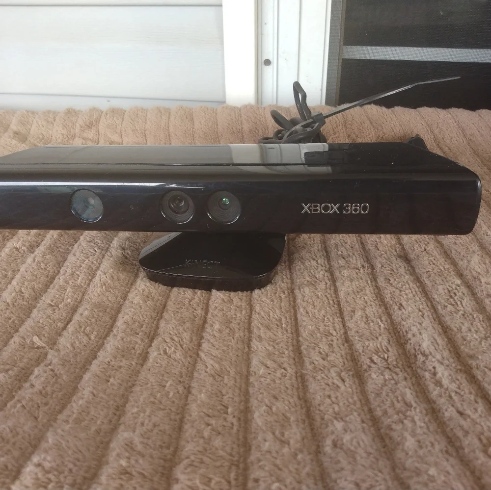 Microsoft XBOX 360 Kinect Sensor Bar Model 1414 Black with Power Adapter